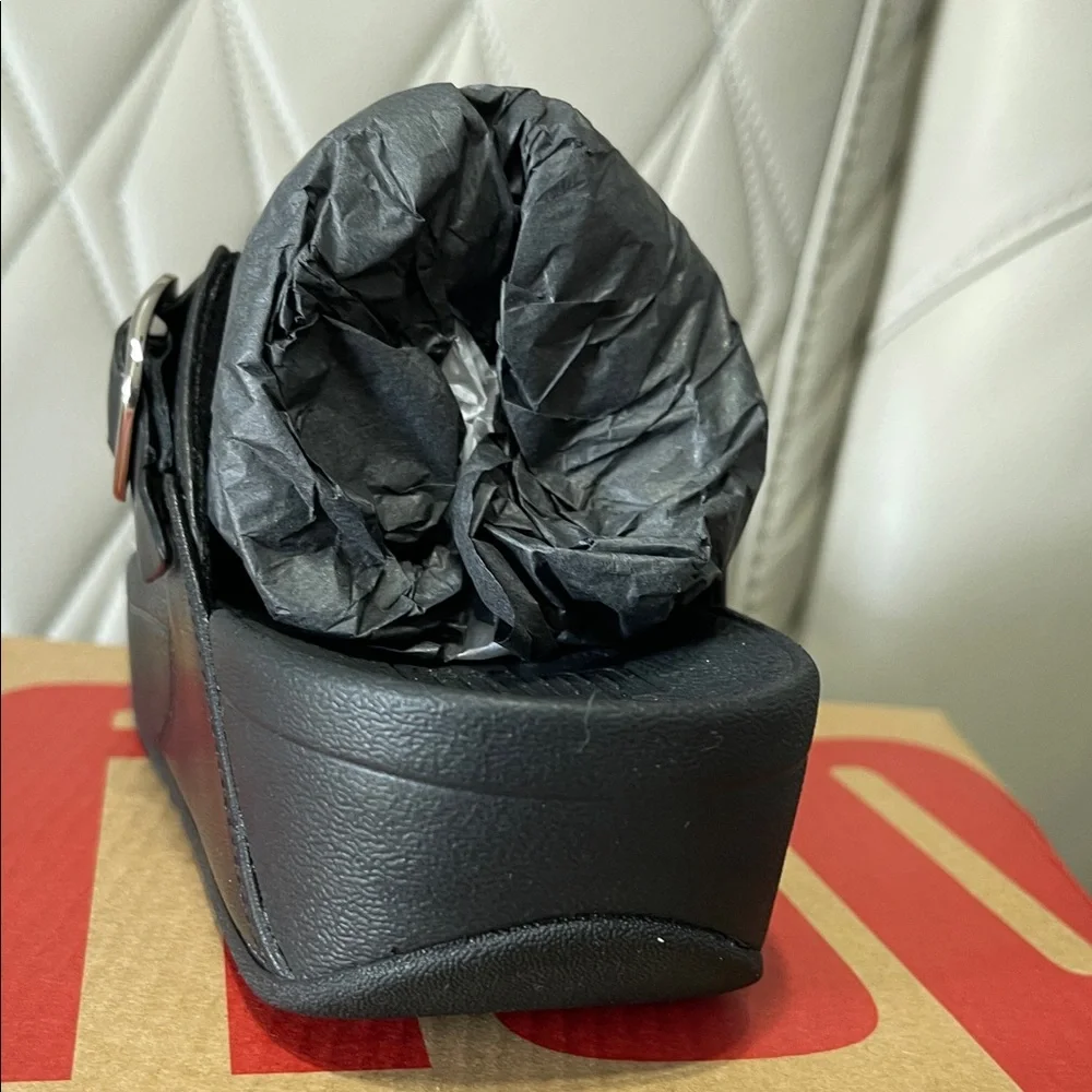 FitFlop Lulu Adjustable Thong Sandal - Black - Picture 9 of 10